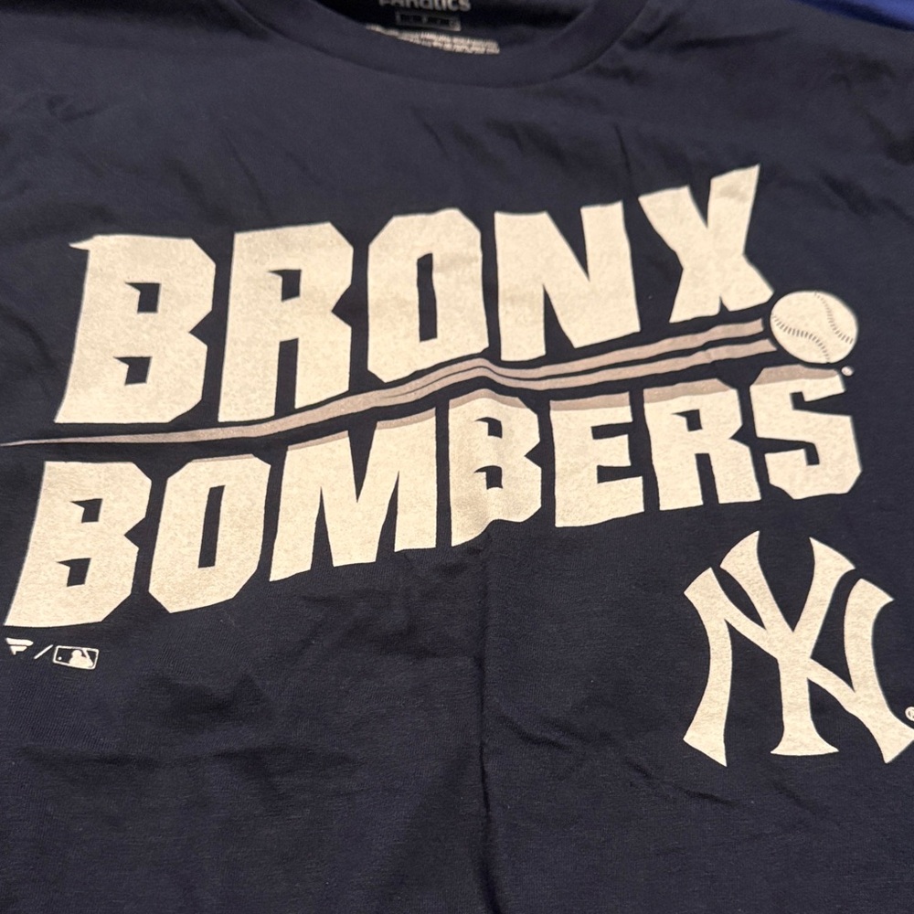 Fanatics Blue Yankees Crew Neck Tee